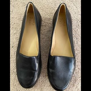 Naturalizer Black Flats